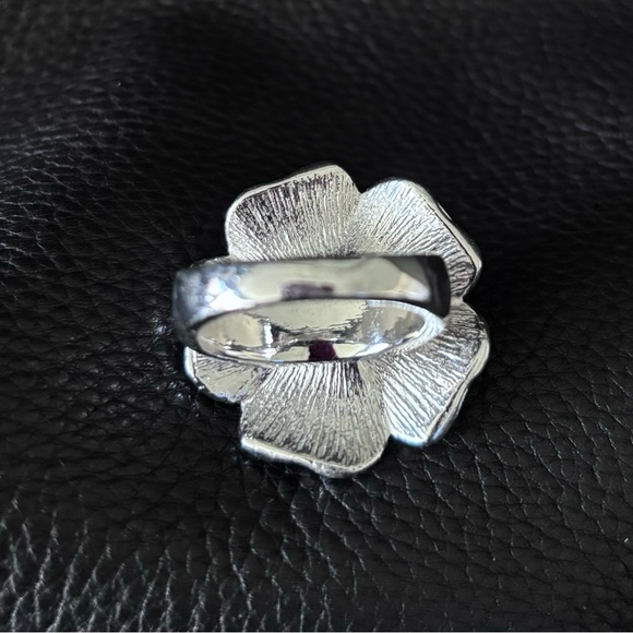 Lia Sophia “Blooming” ring. Gardenia flower with rhinestones. - Picture 3 of 4